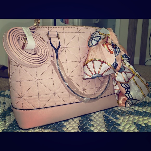 Aldo Handbags - Pretty in pink Aldo Purse 💖
